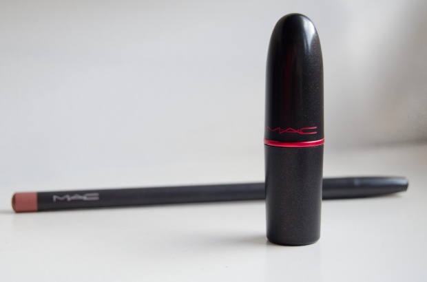 Mac lipstick lustre viva la gram V review